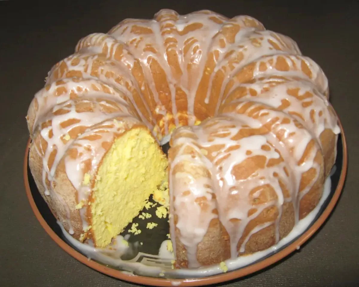 extreme-lemon-bundt-cake