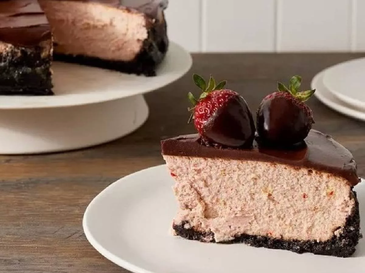 Chocolate Strawberry Cheesecake