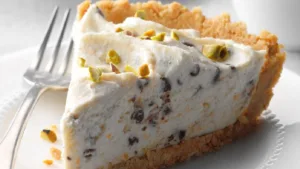 Chocolate Chip Pistachio Cannoli Cheesecake