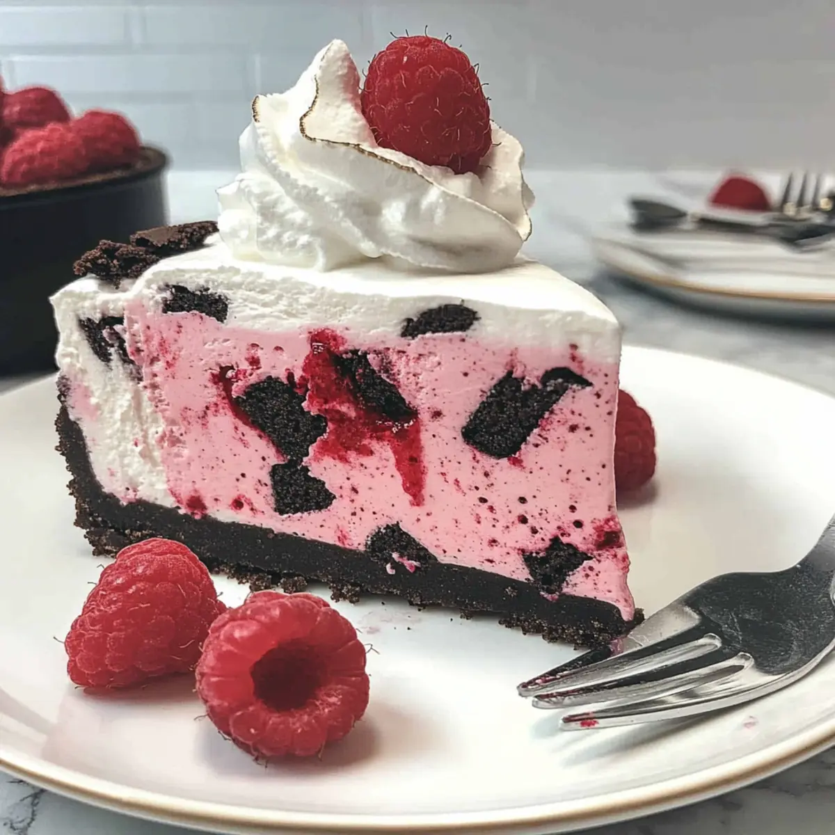 Raspberry Oreo Cheesecake: A Creamy No-Bake Delight